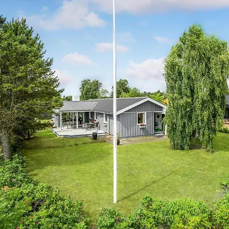 Vakantiehuis Lovely In Juelsminde With Kitchen
