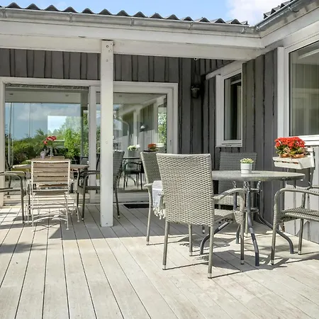 Lovely In Juelsminde With Kitchen Vakantiehuis *