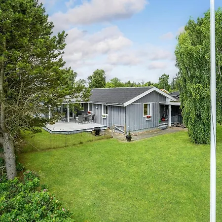 Lovely In Juelsminde With Kitchen Vakantiehuis